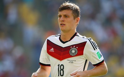 壹电竞播报-洛特伍本莫伊这个头球攻门很有威胁